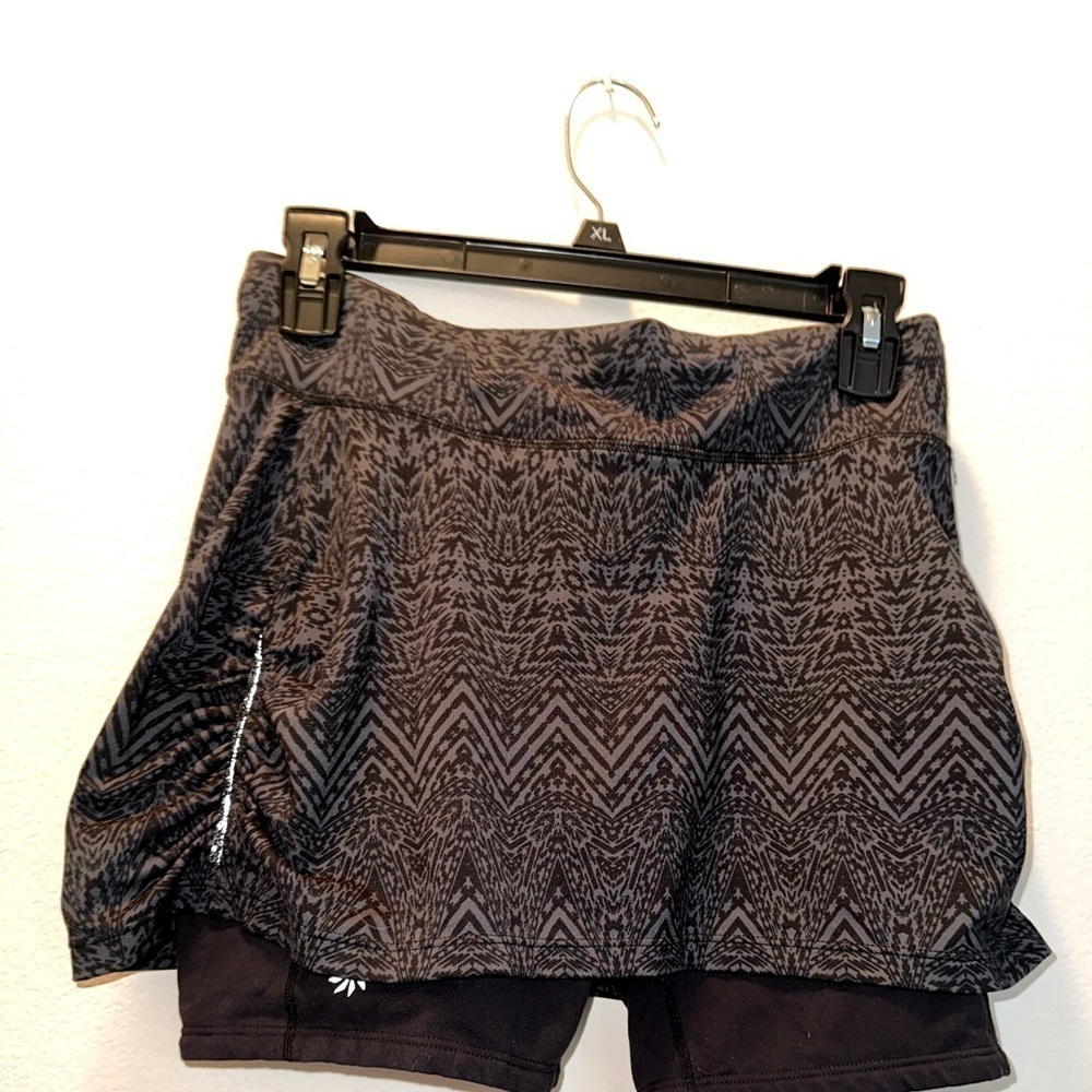 Athleta grey black printed skirt with under shorts skort S conservative modest
